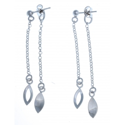 Boucles d'oreille en argent rhodié 3,7g - deux chaines 5,5 et 5 cm.