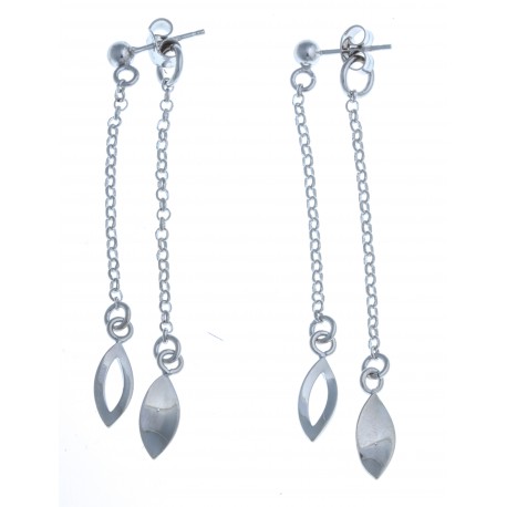 Boucles d'oreille en argent rhodié 3,7g - deux chaines 5,5 et 5 cm.